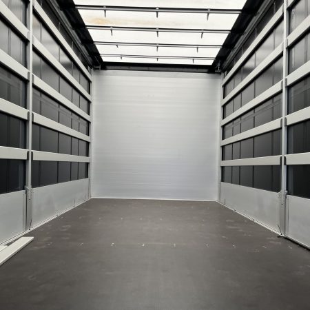 Iveco Daily semi-truck