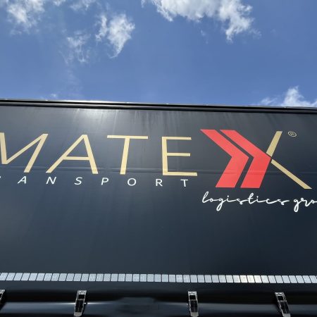 Iveco Daily semi-truck